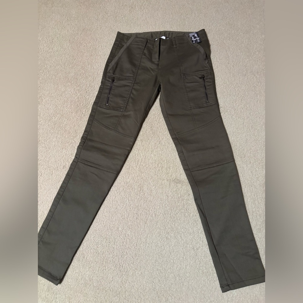 NWT New York and co leggings olive green size 4
